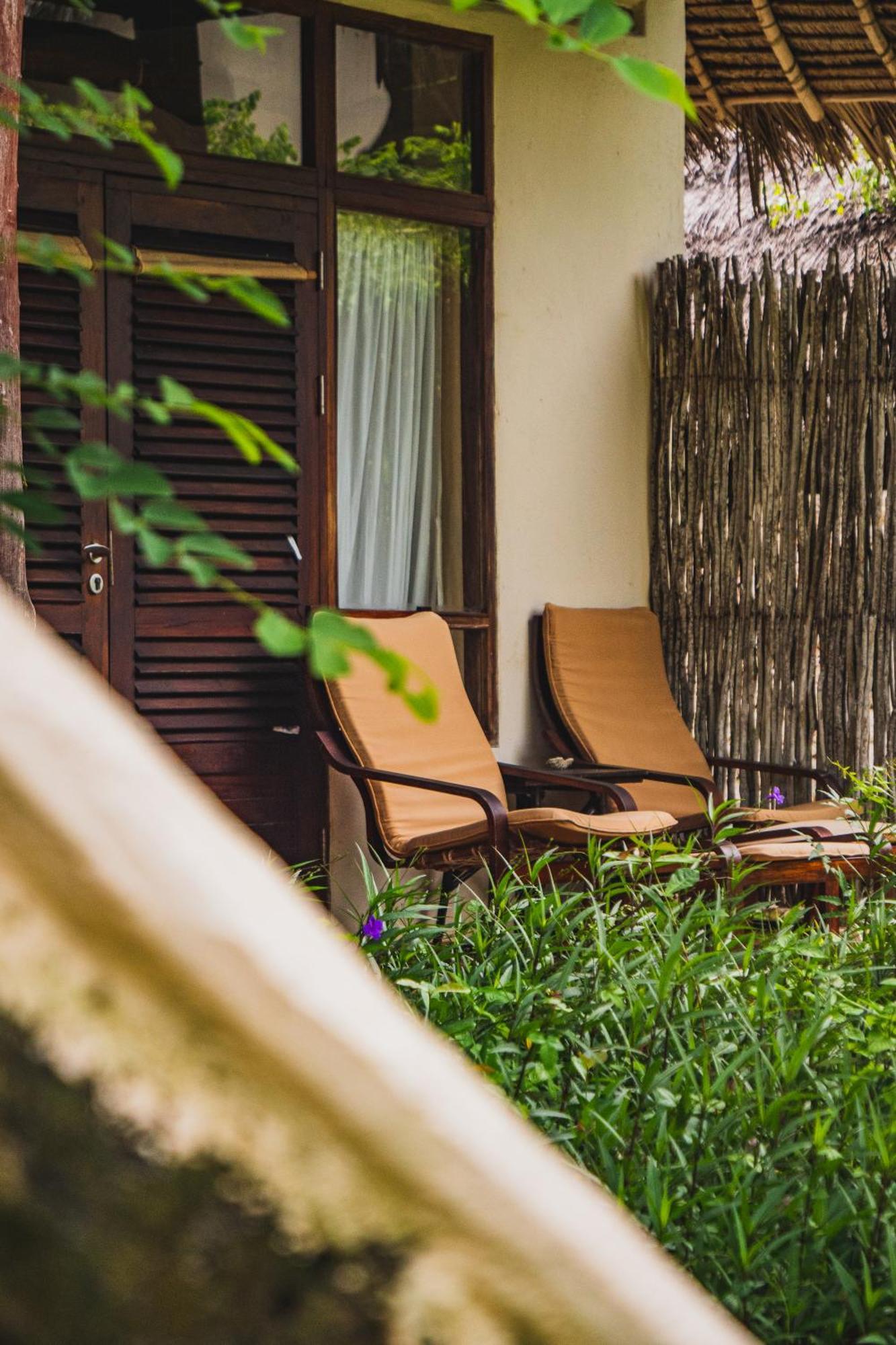 Sunshine Marine Lodge Матемве Екстер'єр фото