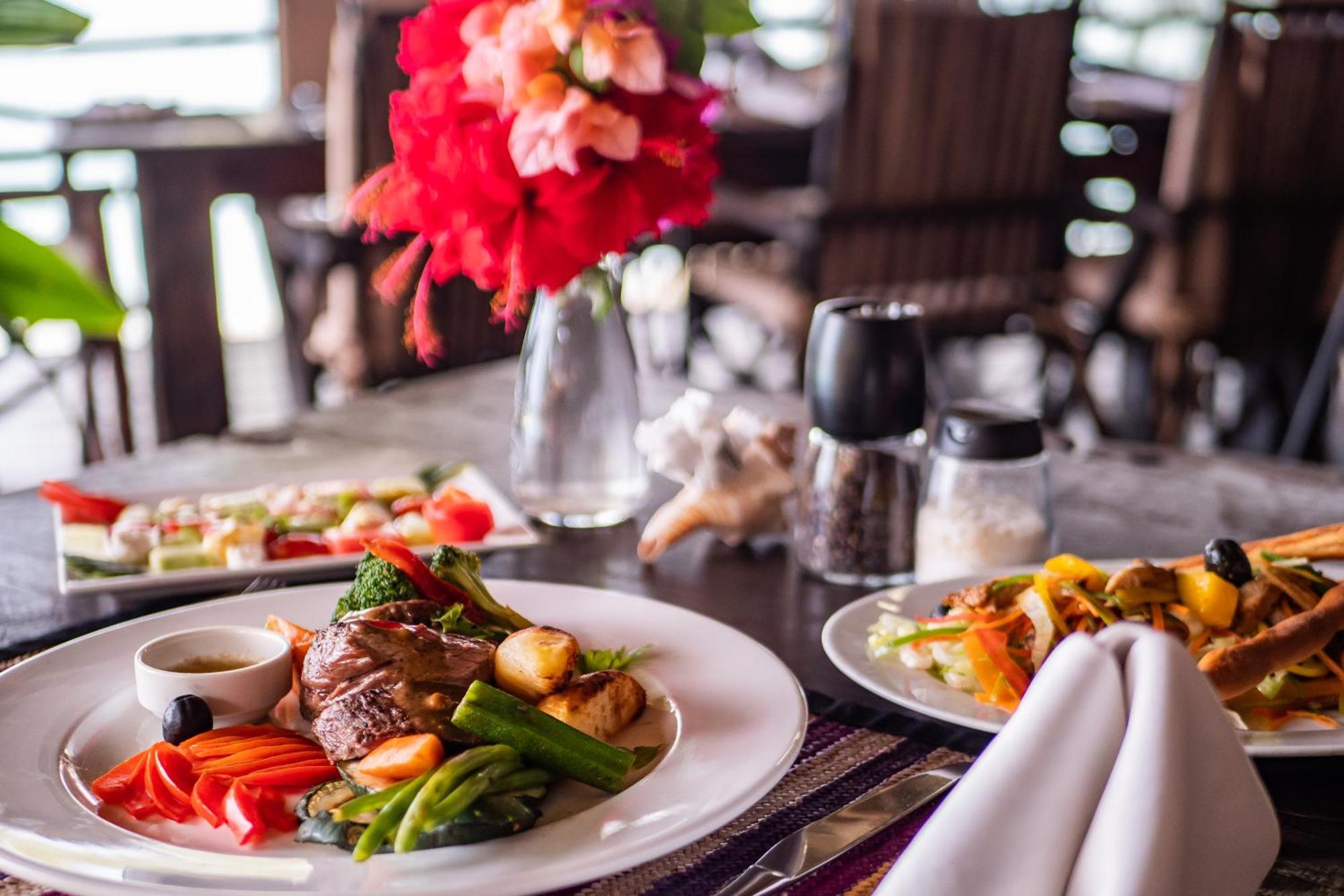 Sunshine Marine Lodge Матемве Екстер'єр фото