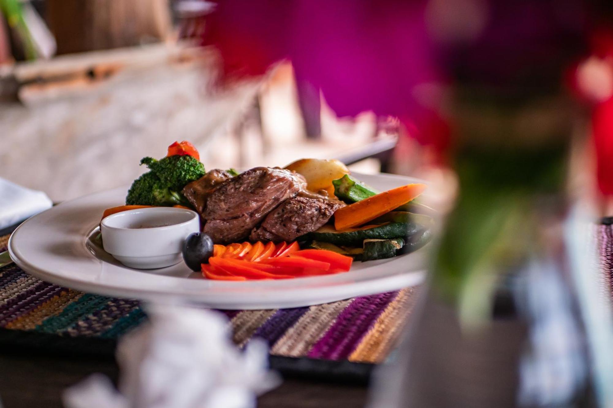 Sunshine Marine Lodge Матемве Екстер'єр фото
