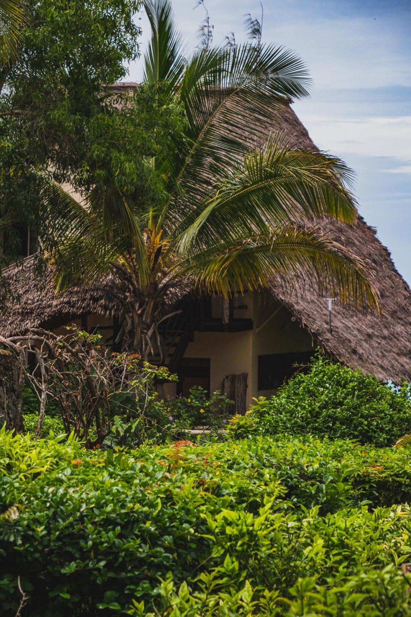 Sunshine Marine Lodge Матемве Екстер'єр фото