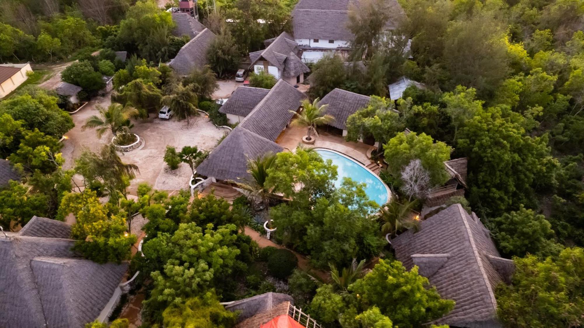 Sunshine Marine Lodge Матемве Екстер'єр фото