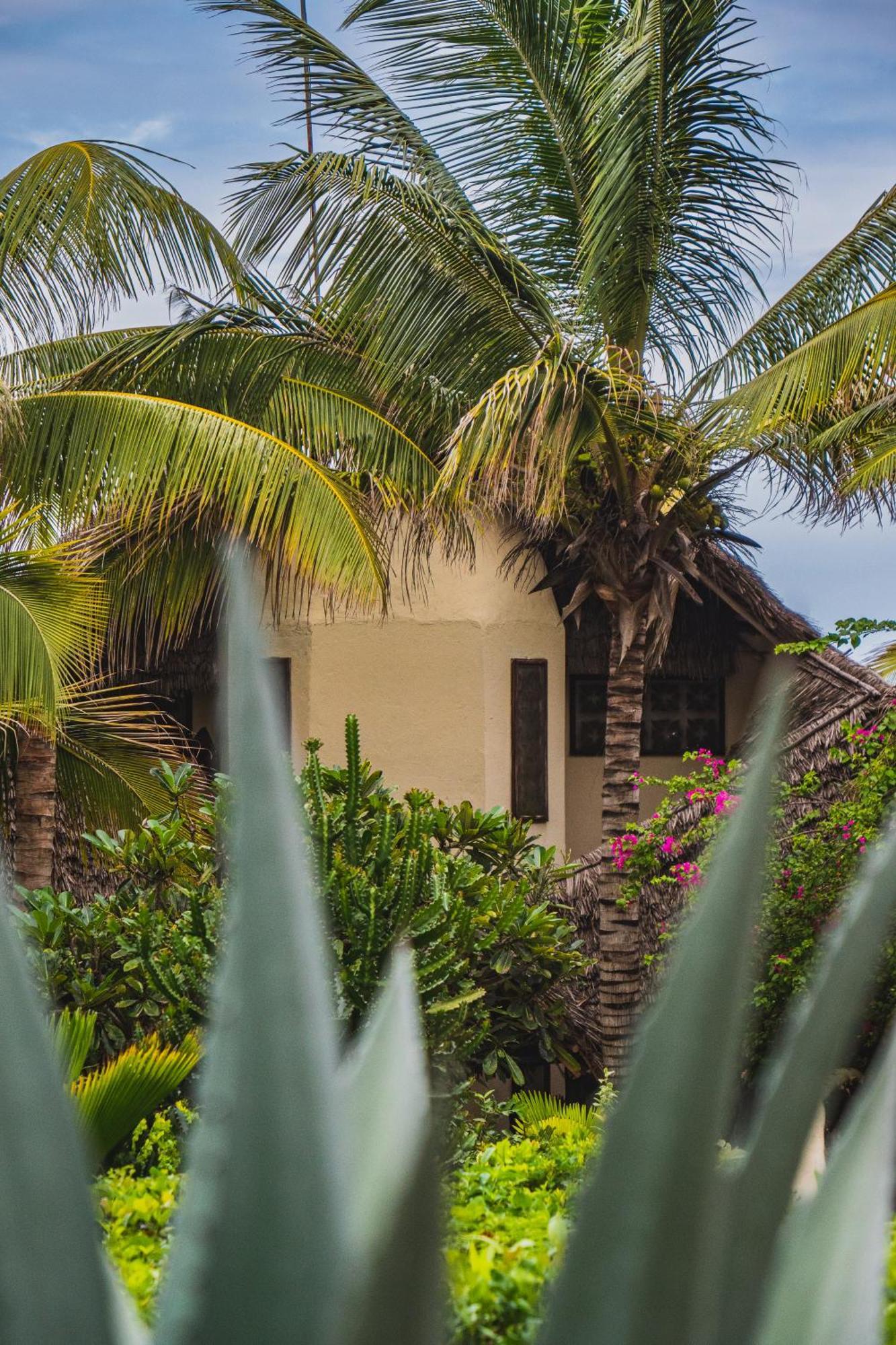Sunshine Marine Lodge Матемве Екстер'єр фото