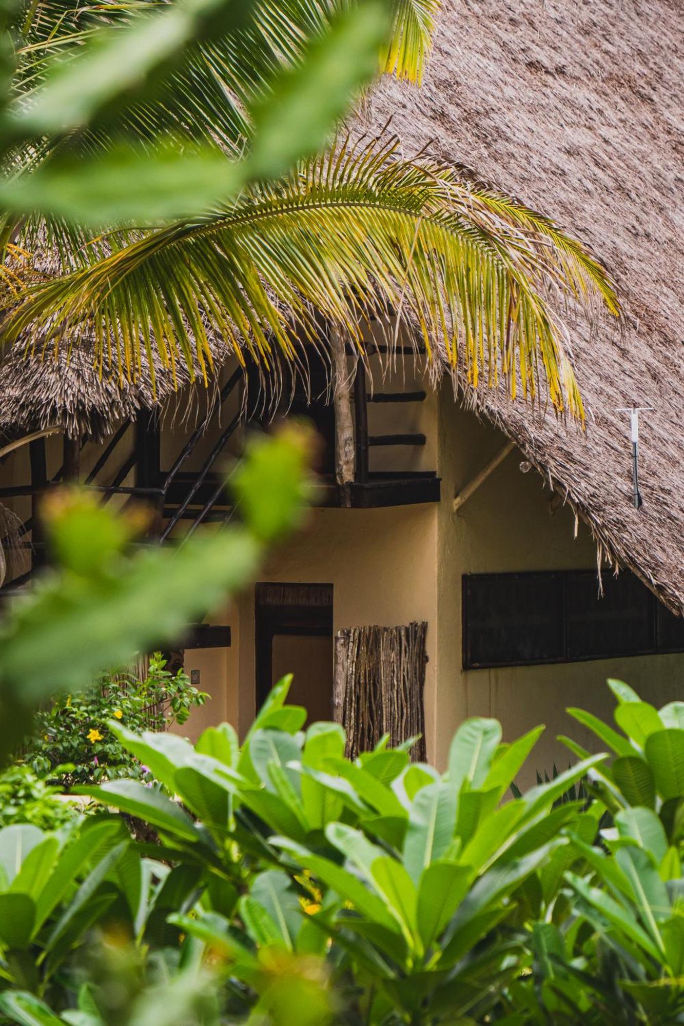 Sunshine Marine Lodge Матемве Екстер'єр фото