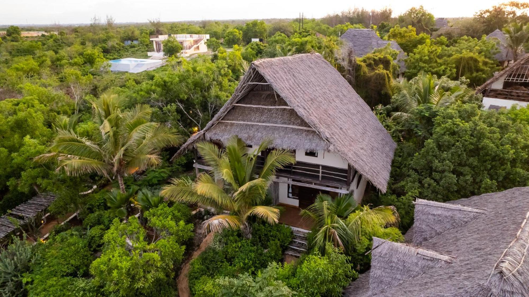 Sunshine Marine Lodge Матемве Екстер'єр фото